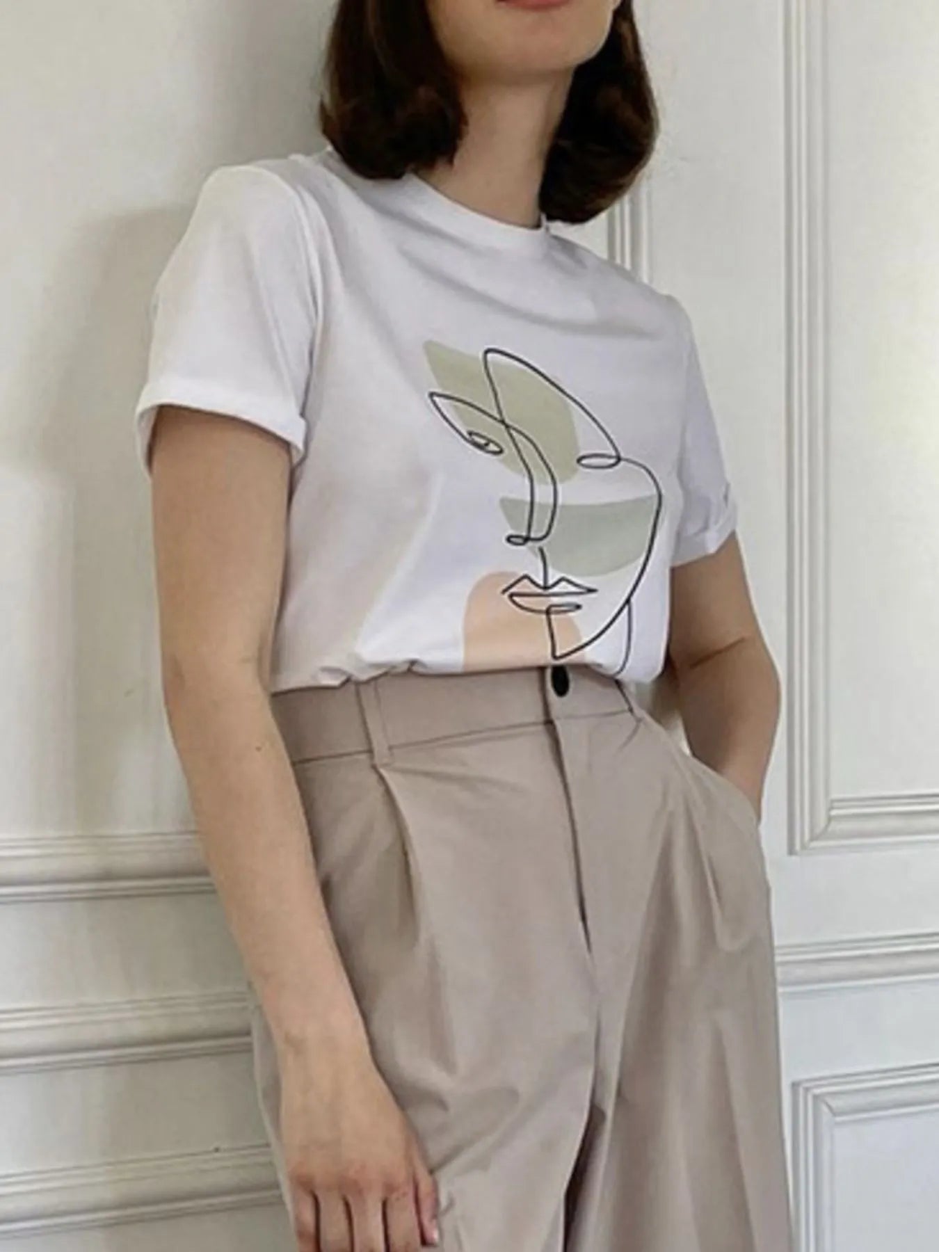 Abstract Face Graphic Casual Round Neck T-Shirt - Lookzlike