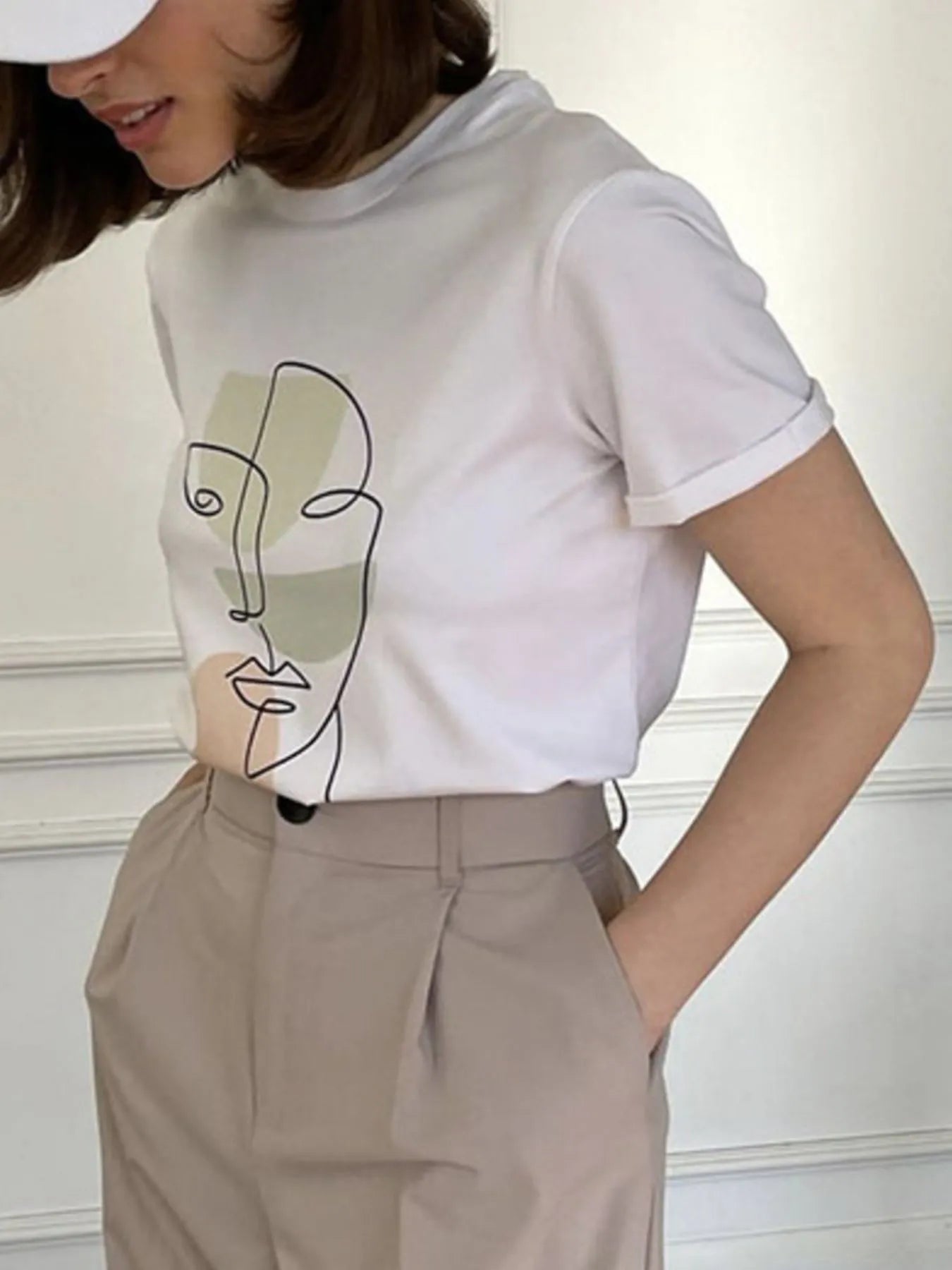 Abstract Face Graphic Casual Round Neck T-Shirt - Lookzlike