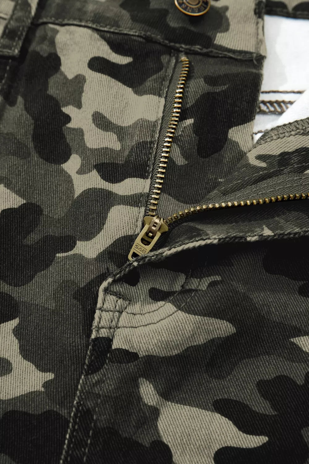 Camouflage Print Multi Pocketed Womens Denim Pants designed for comfort and style at Lookzlike