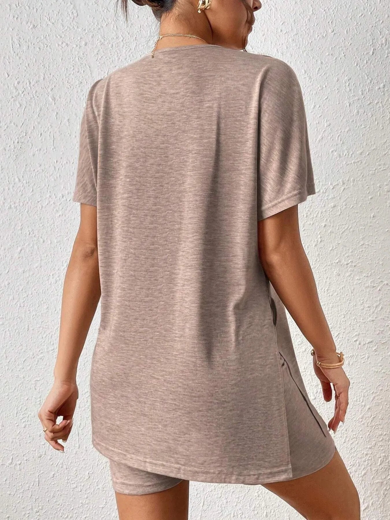Casual Round Neck T-Shirt and Shorts Set - Lookzlike