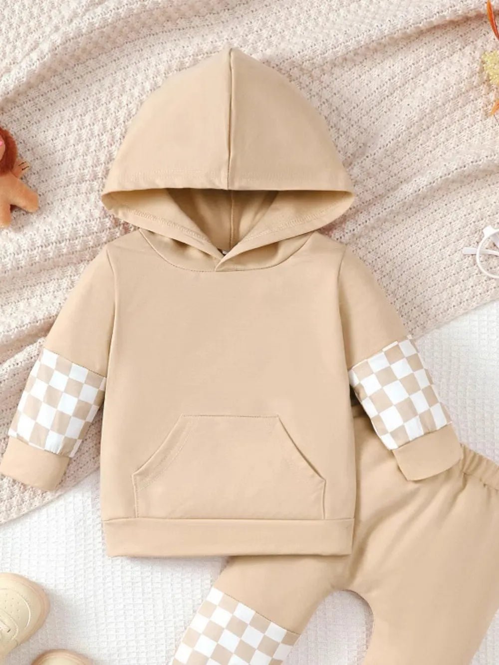 Checkered Long Sleeve Sweatshirt and Pants Set designed for comfort and style at Lookzlike