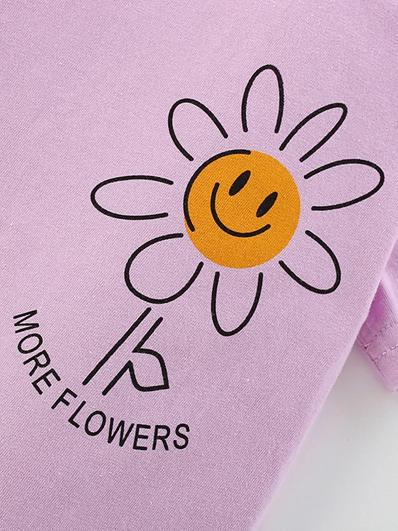 Children's Daisy Print Tee and Shorts Set designed for comfort and style at Lookzlike
