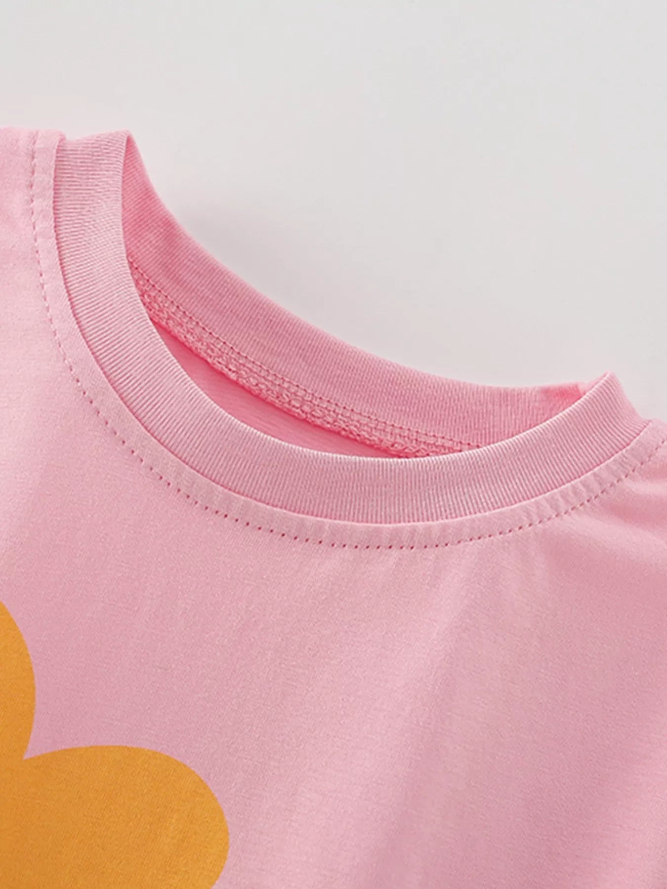 Children's Floral Print Tee and Shorts Set designed for comfort and style at Lookzlike