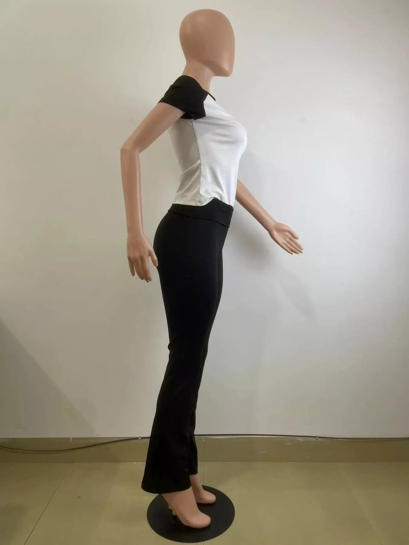 Contrast Short Sleeve Tee and Pants Set designed for comfort and style at Lookzlike