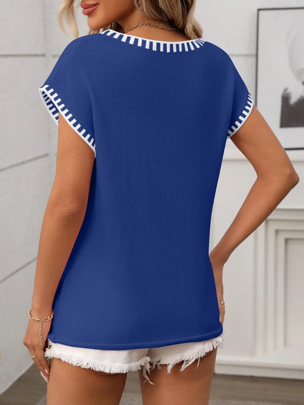 Contrast Trim V-Neck Short Sleeve Knit Top - Lookzlike