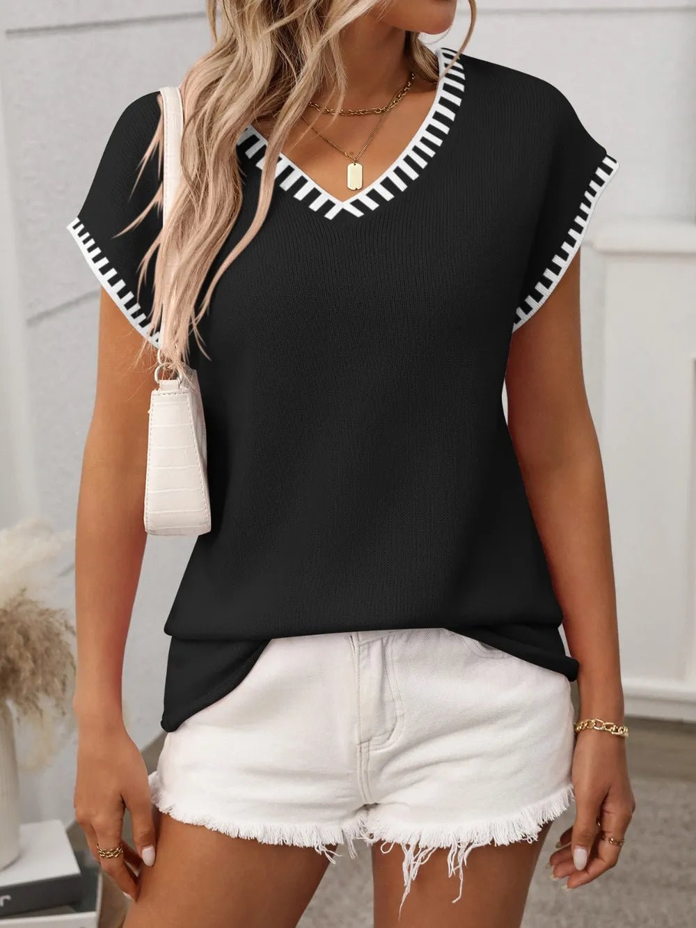 Contrast Trim V-Neck Short Sleeve Knit Top - Lookzlike