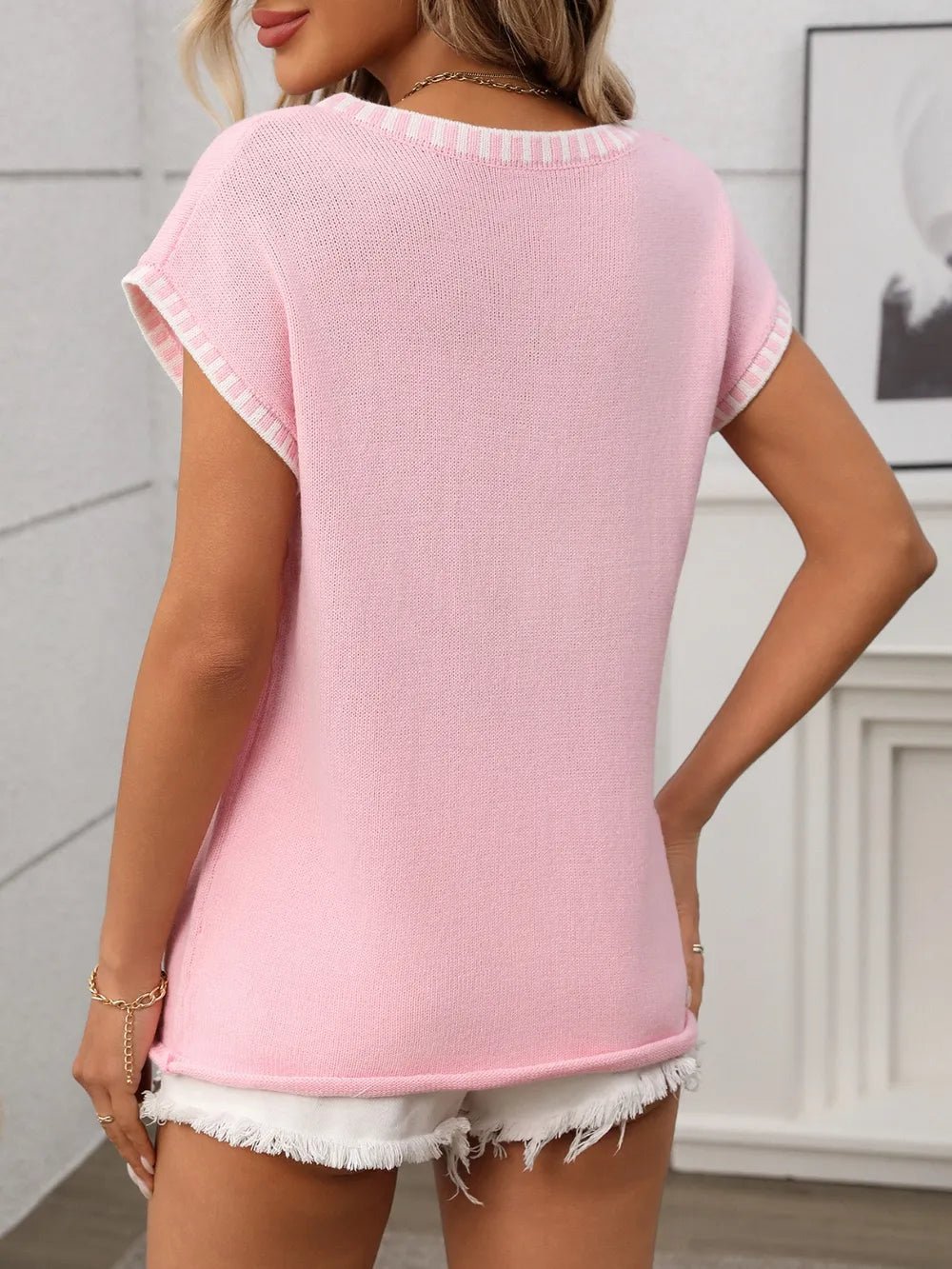 Contrast Trim V-Neck Short Sleeve Knit Top - Lookzlike