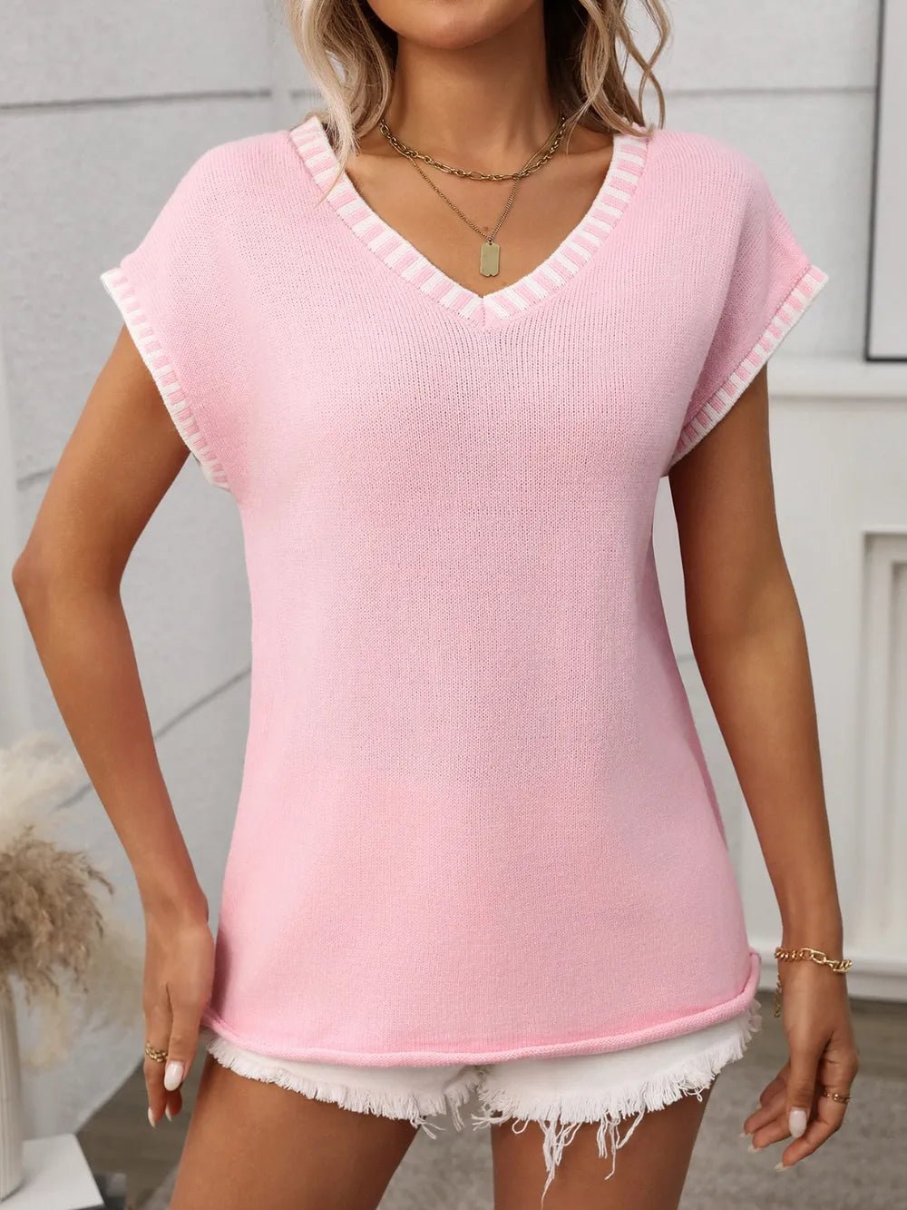 Contrast Trim V-Neck Short Sleeve Knit Top - Lookzlike