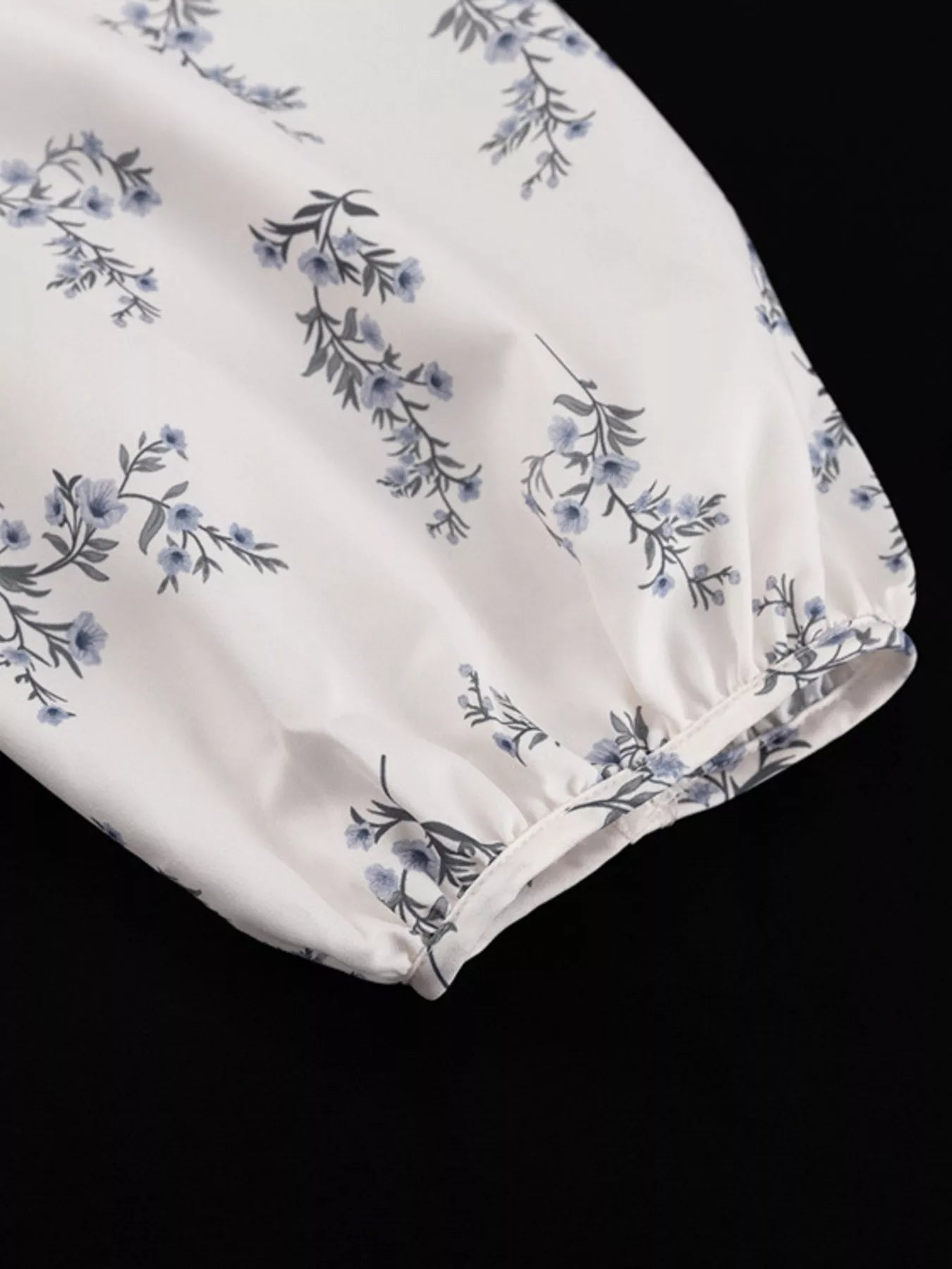 Floral Print Balloon Sleeve Top and Shorts Set designed for comfort and style at Lookzlike