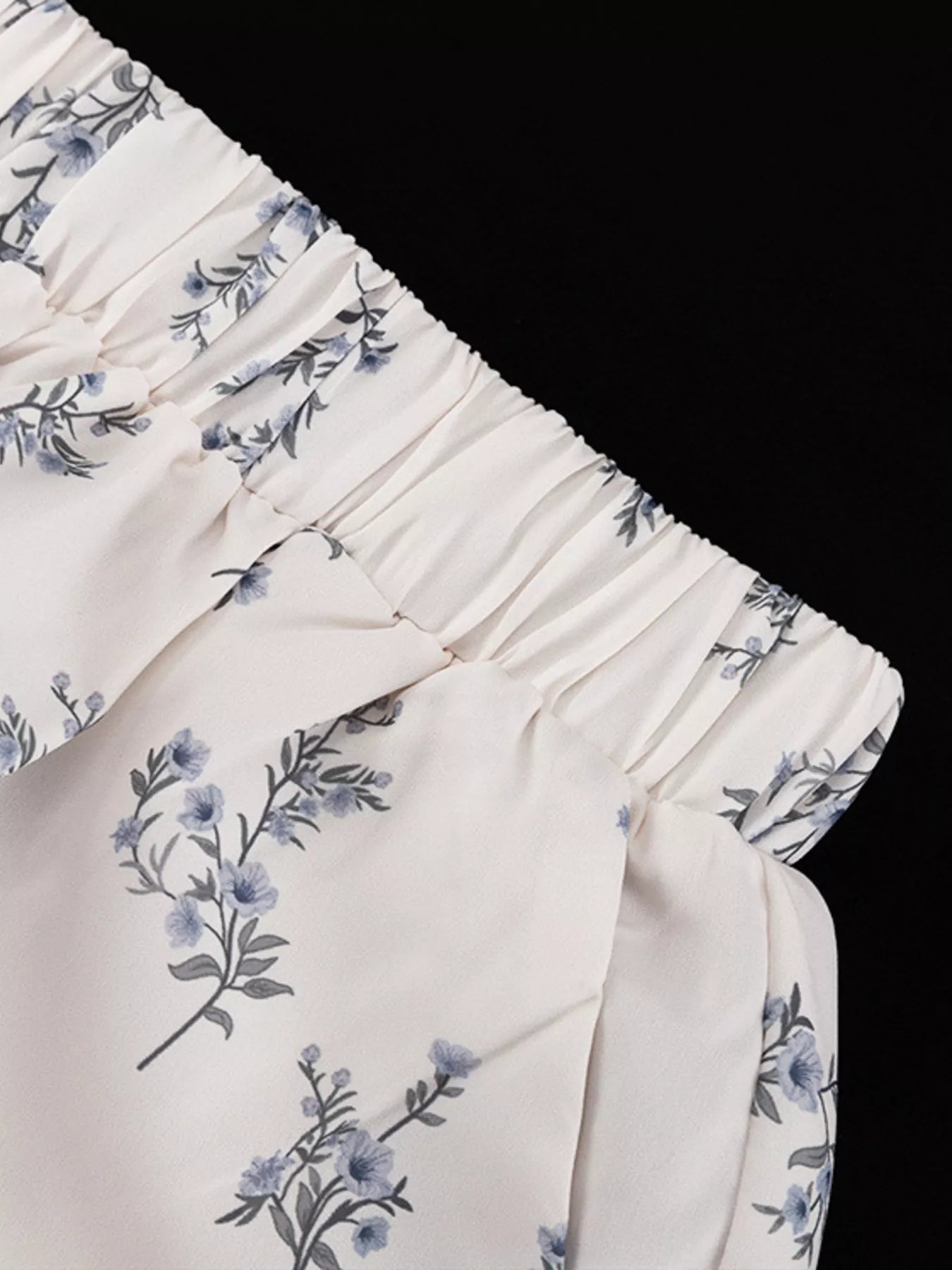 Floral Print Balloon Sleeve Top and Shorts Set designed for comfort and style at Lookzlike