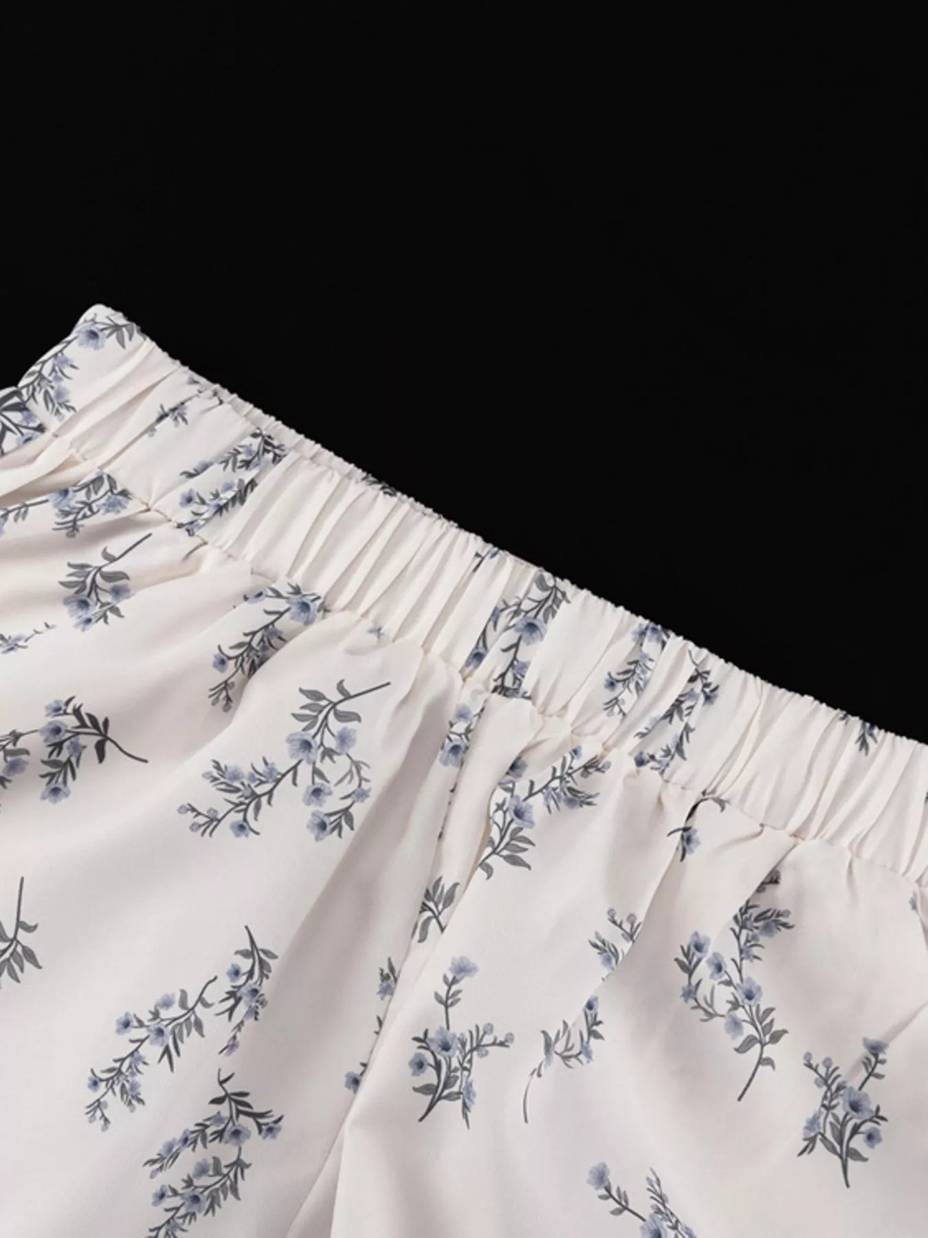 Floral Print Balloon Sleeve Top and Shorts Set designed for comfort and style at Lookzlike