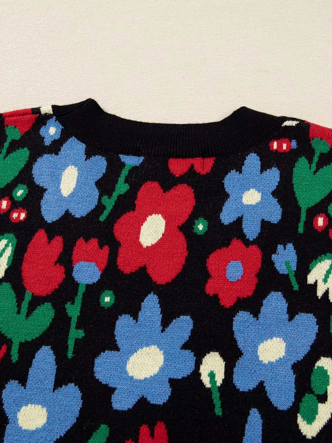 Floral Print V Neck Buttoned Cardigan designed for comfort and style at Lookzlike