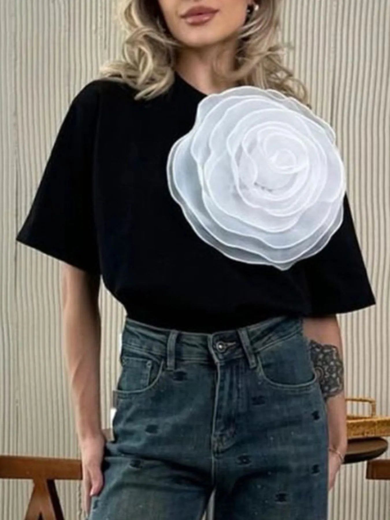 Flower Round Neck Short Sleeve T-Shirt - Lookzlike