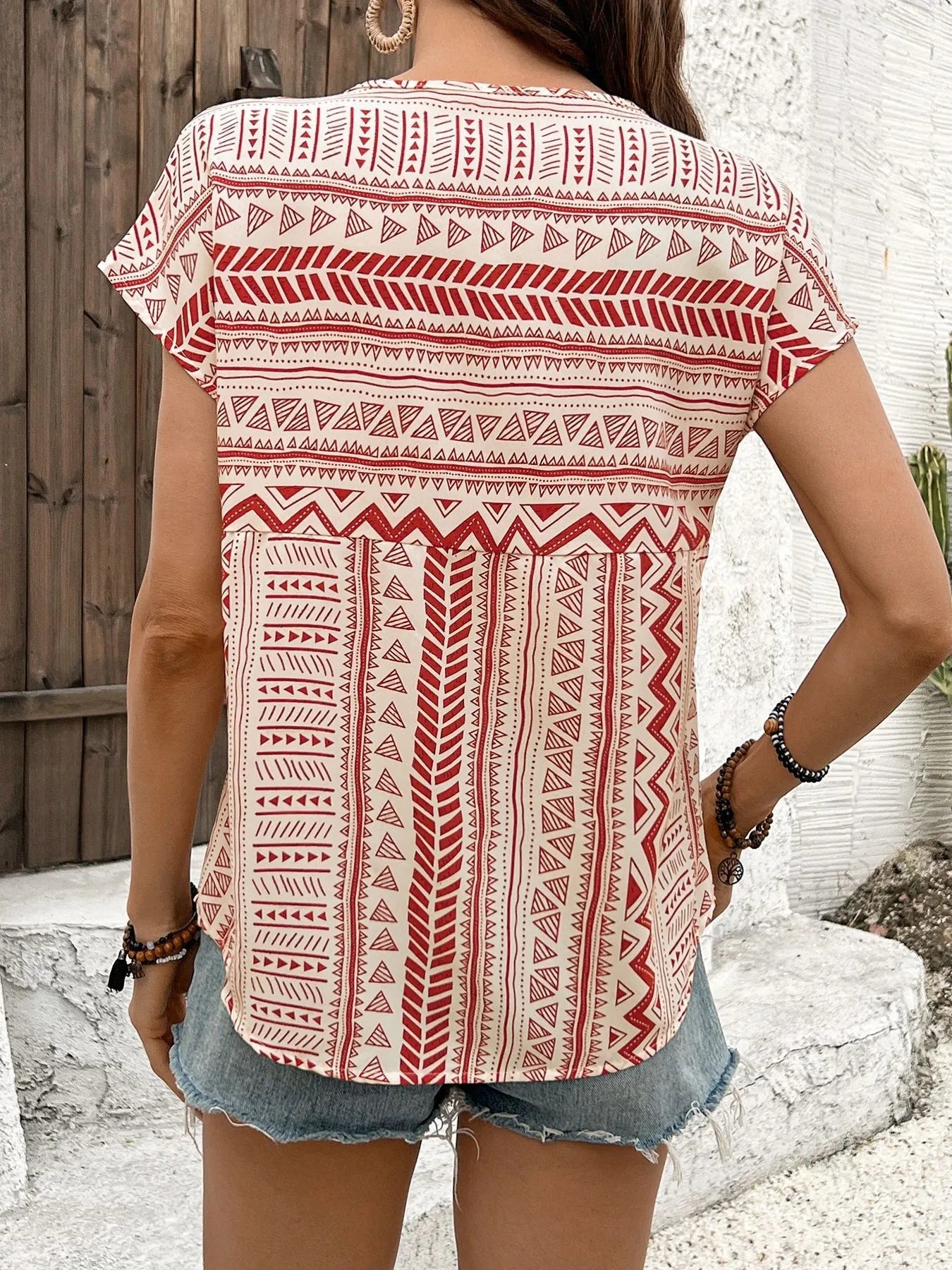 Geometric Print Short Sleeve Blouse - Lookzlike