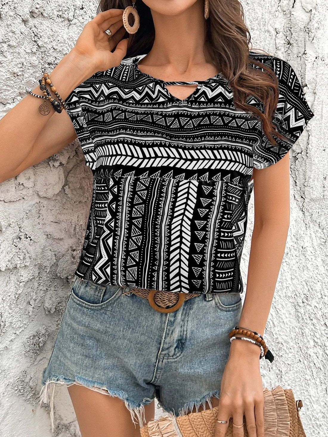 Geometric Print Short Sleeve Blouse - Lookzlike