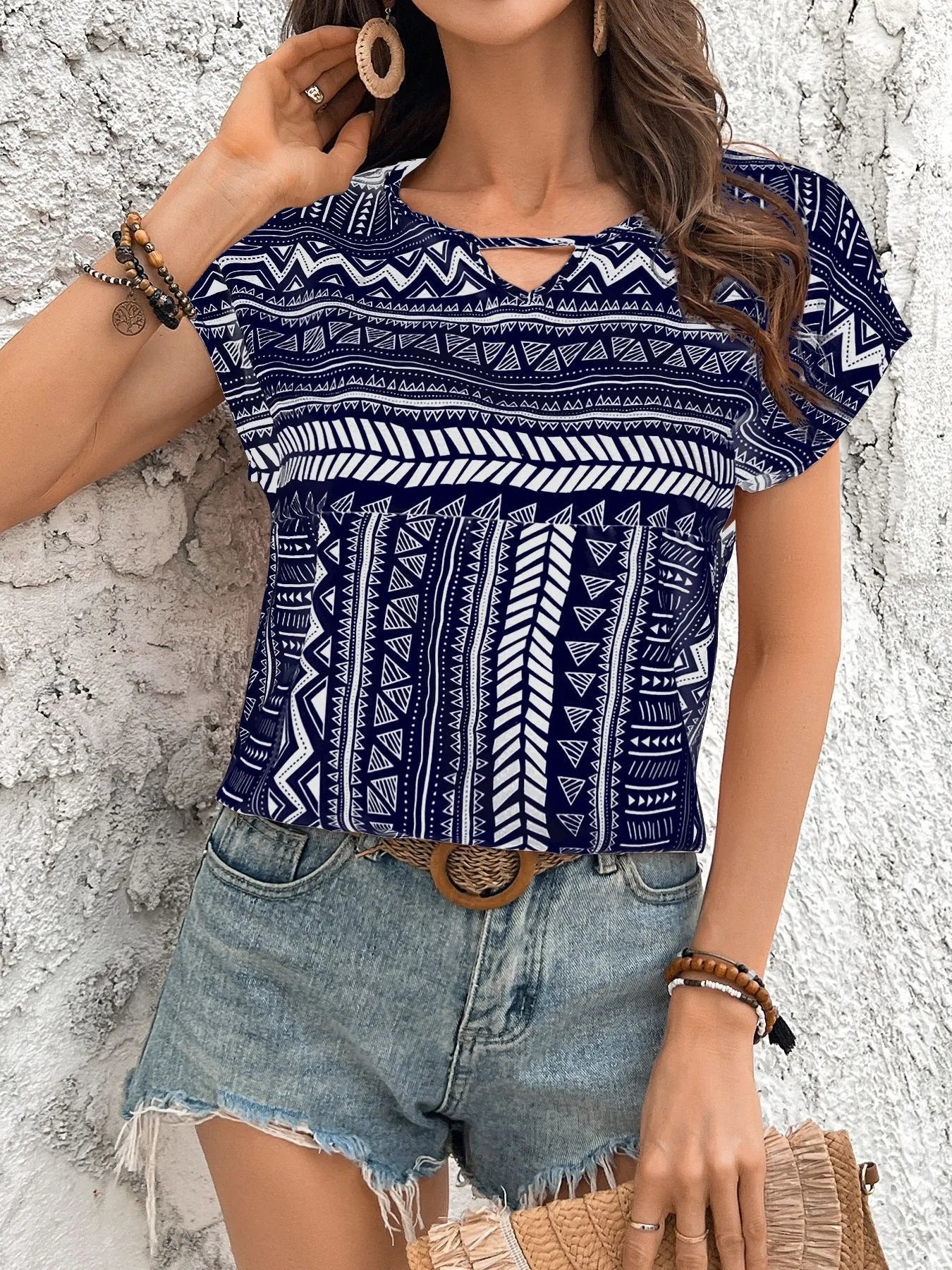 Geometric Print Short Sleeve Blouse - Lookzlike