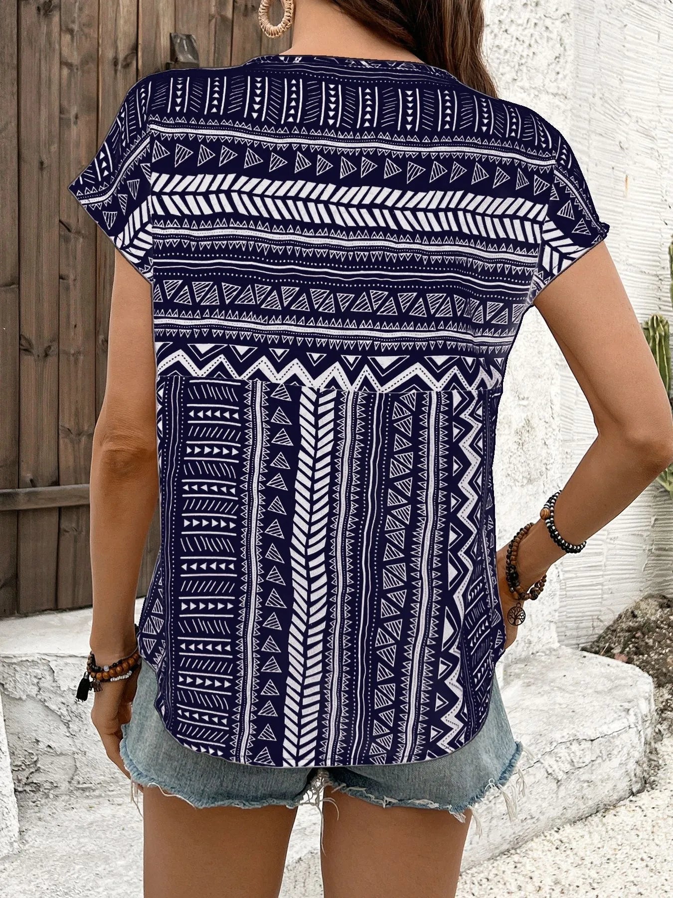 Geometric Print Short Sleeve Blouse - Lookzlike