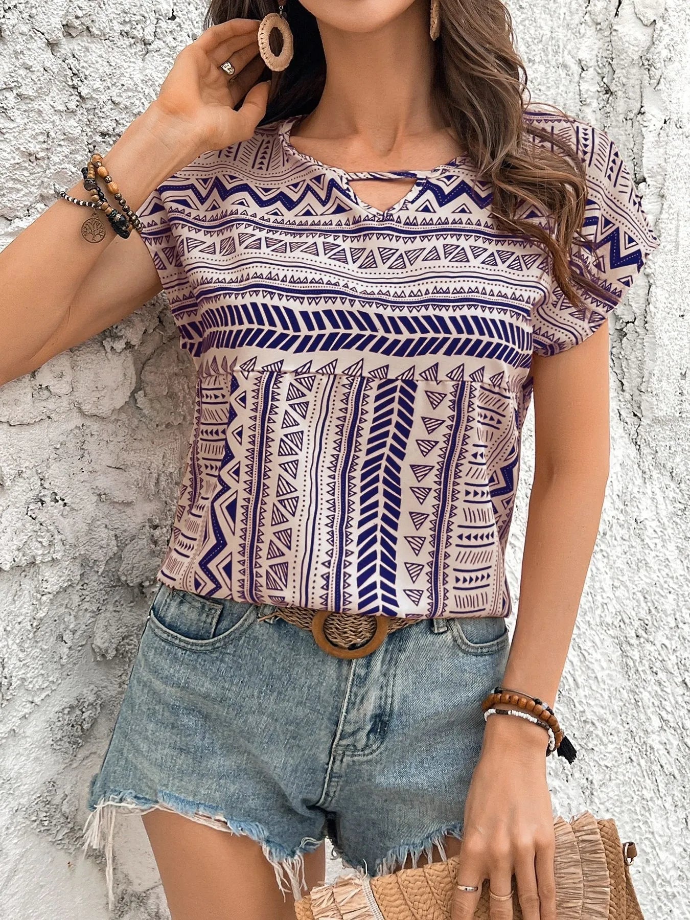 Geometric Print Short Sleeve Blouse - Lookzlike