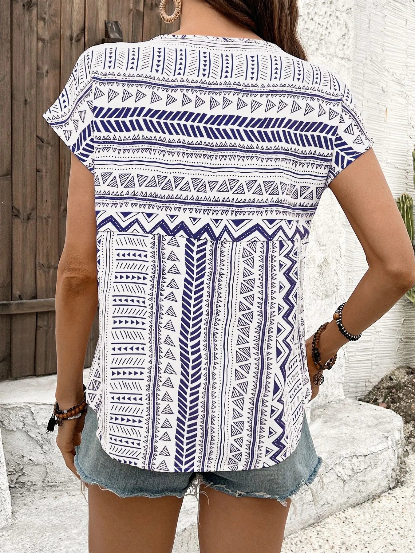 Geometric Print Short Sleeve Blouse - Lookzlike