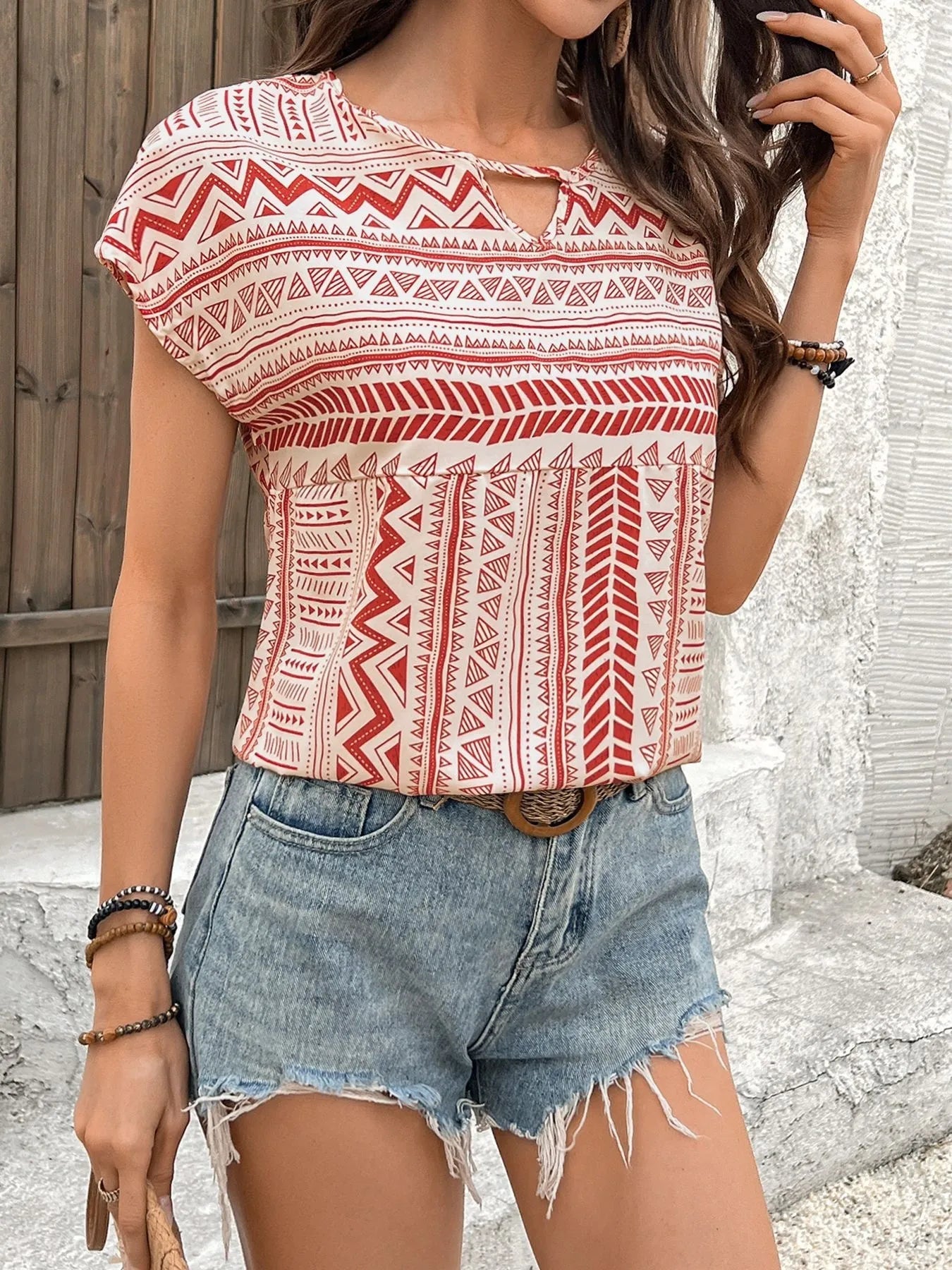 Geometric Print Short Sleeve Blouse - Lookzlike