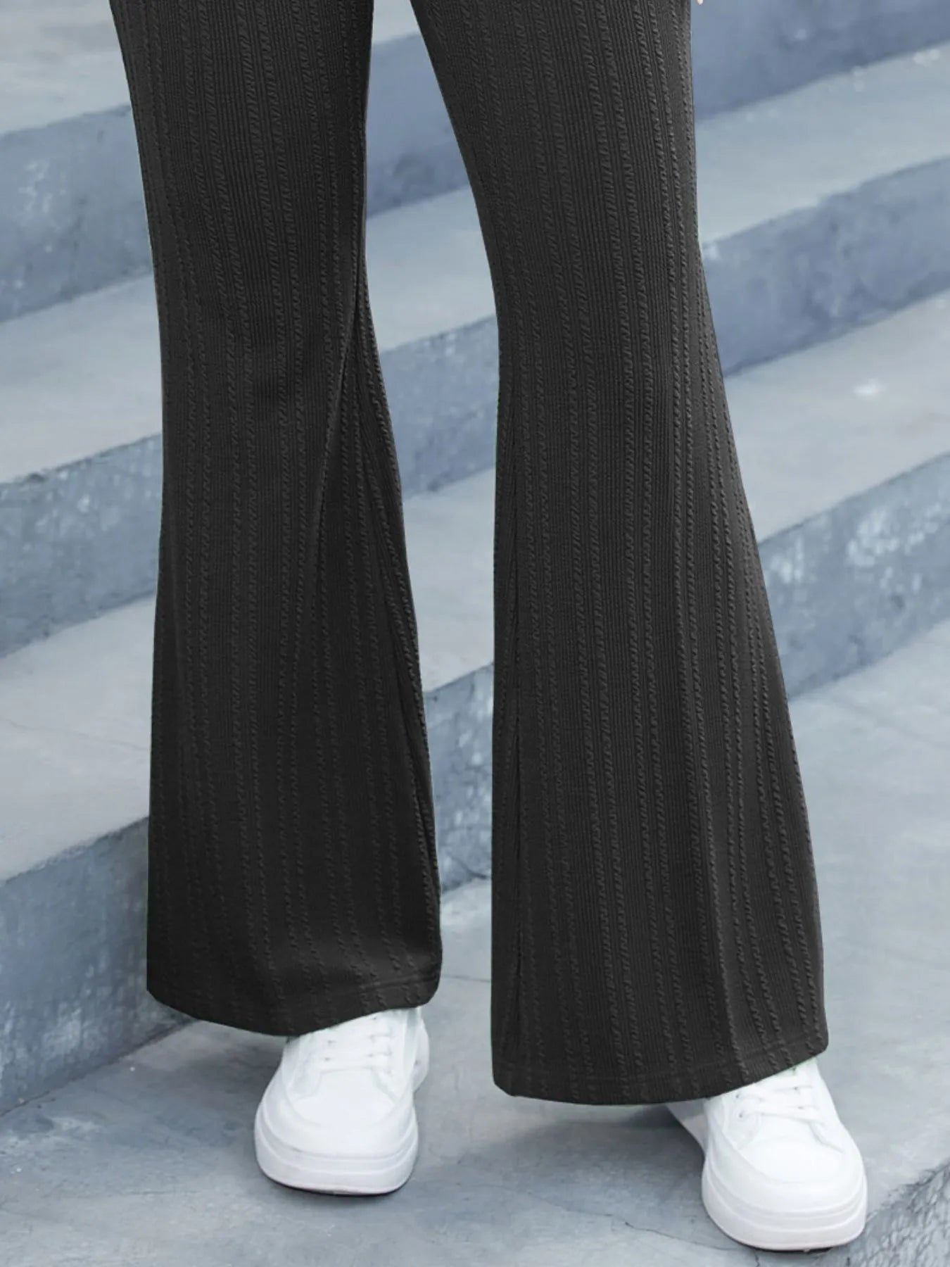 High-Waisted Flare Pants - Lookzlike