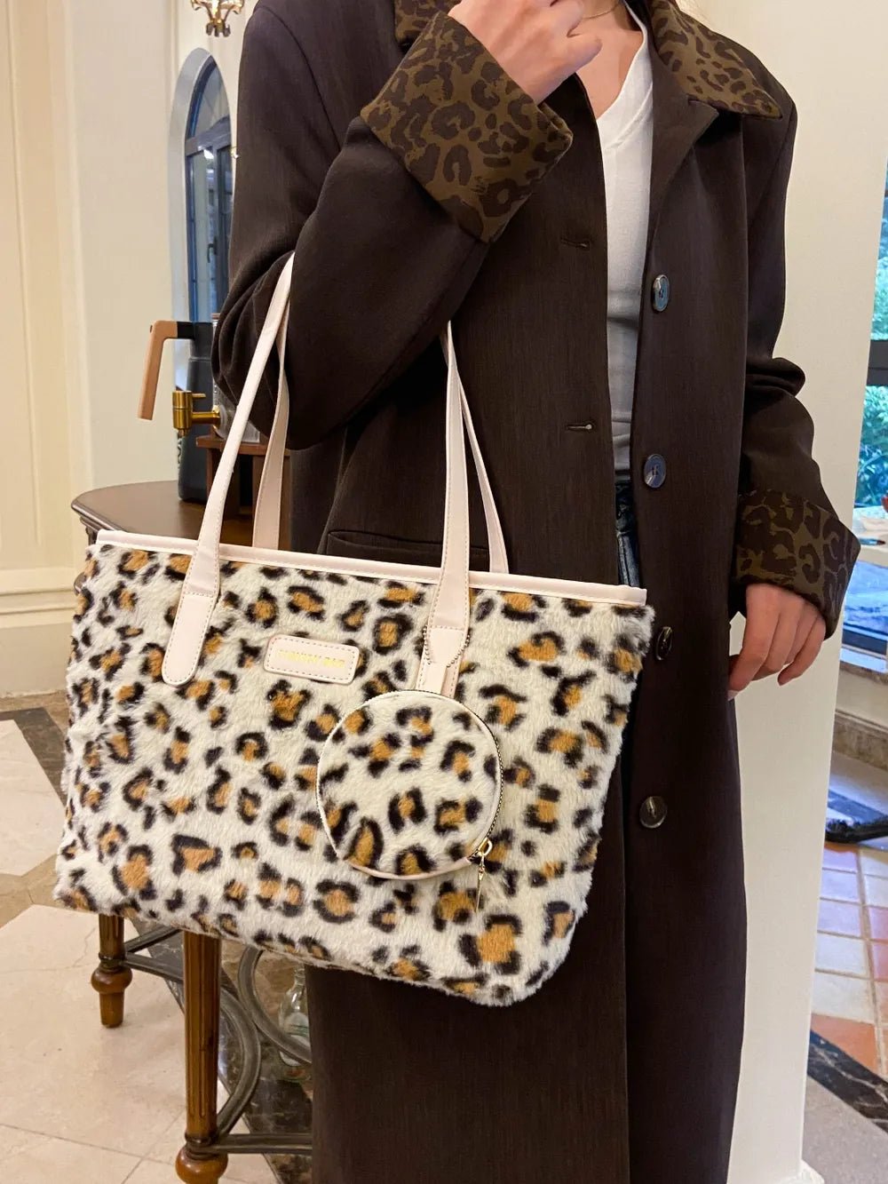 Leopard Faux Fur Tote Bag with Coin Purse - Lookzlike
