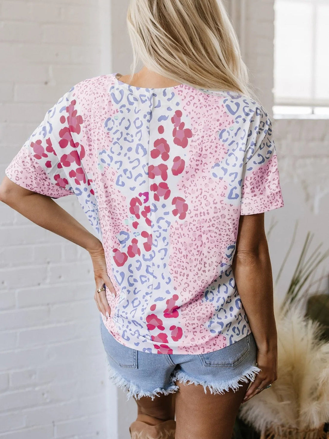 Leopard Print V-Neck Casual Blouse - Lookzlike