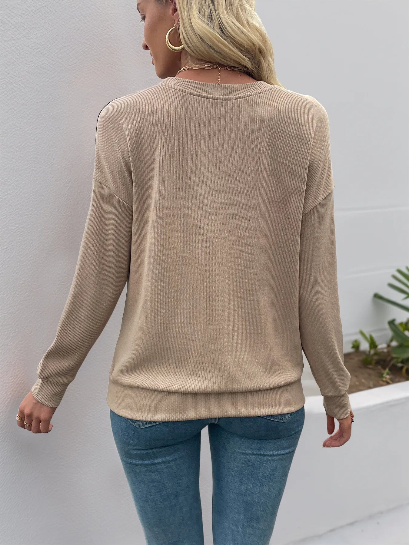 Leopard Round Neck Long Sleeve Sweatshirt - Lookzlike