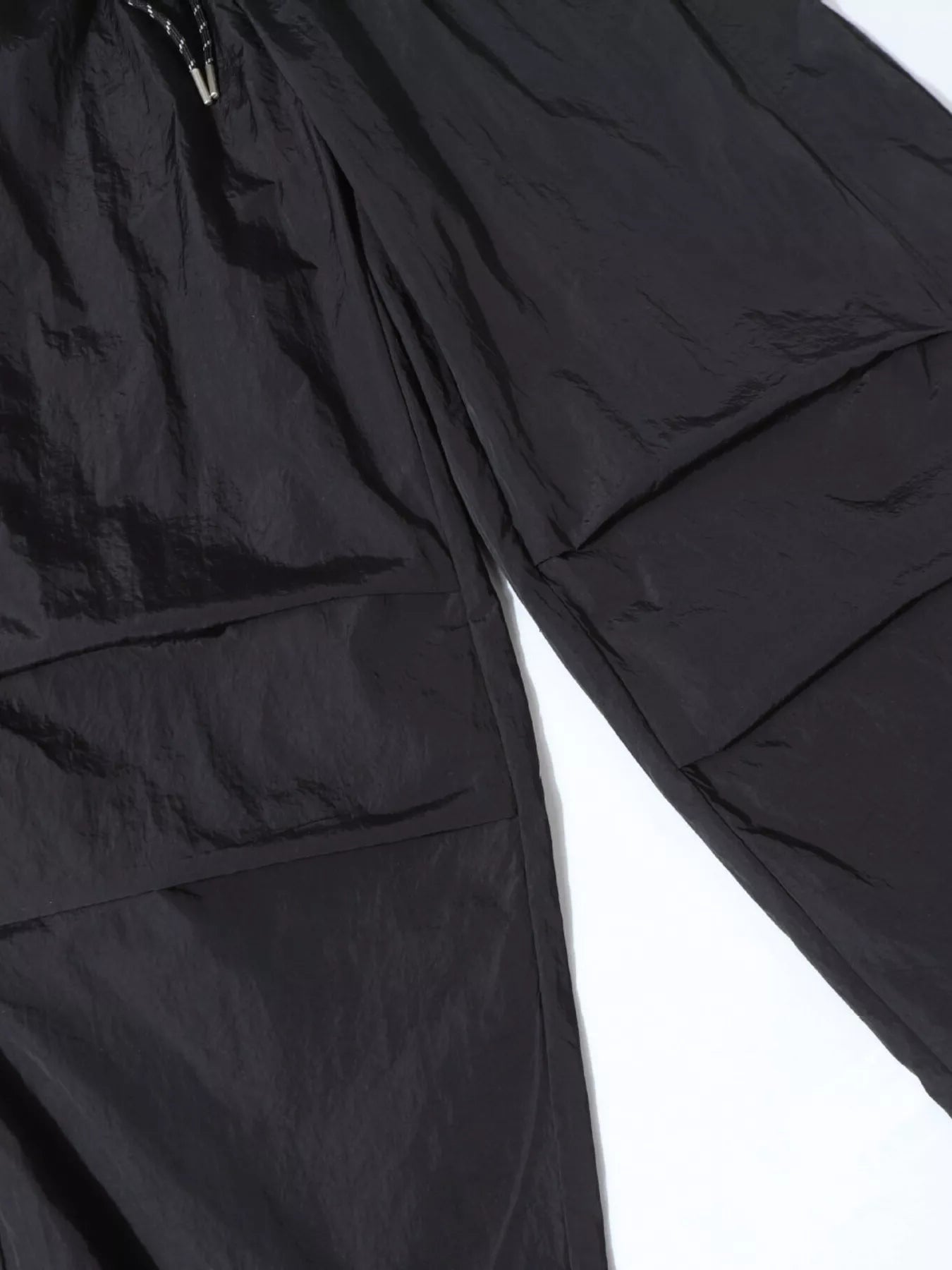Men's Wide-Leg Cargo Pants designed for comfort and style at Lookzlike