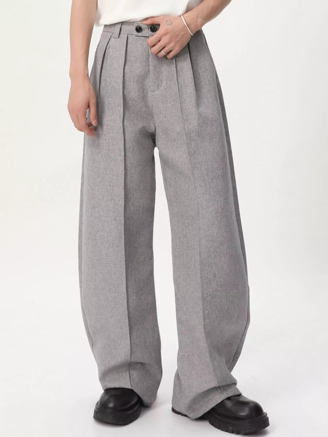 Men's Wide-Leg Pleated Pants designed for comfort and style at Lookzlike