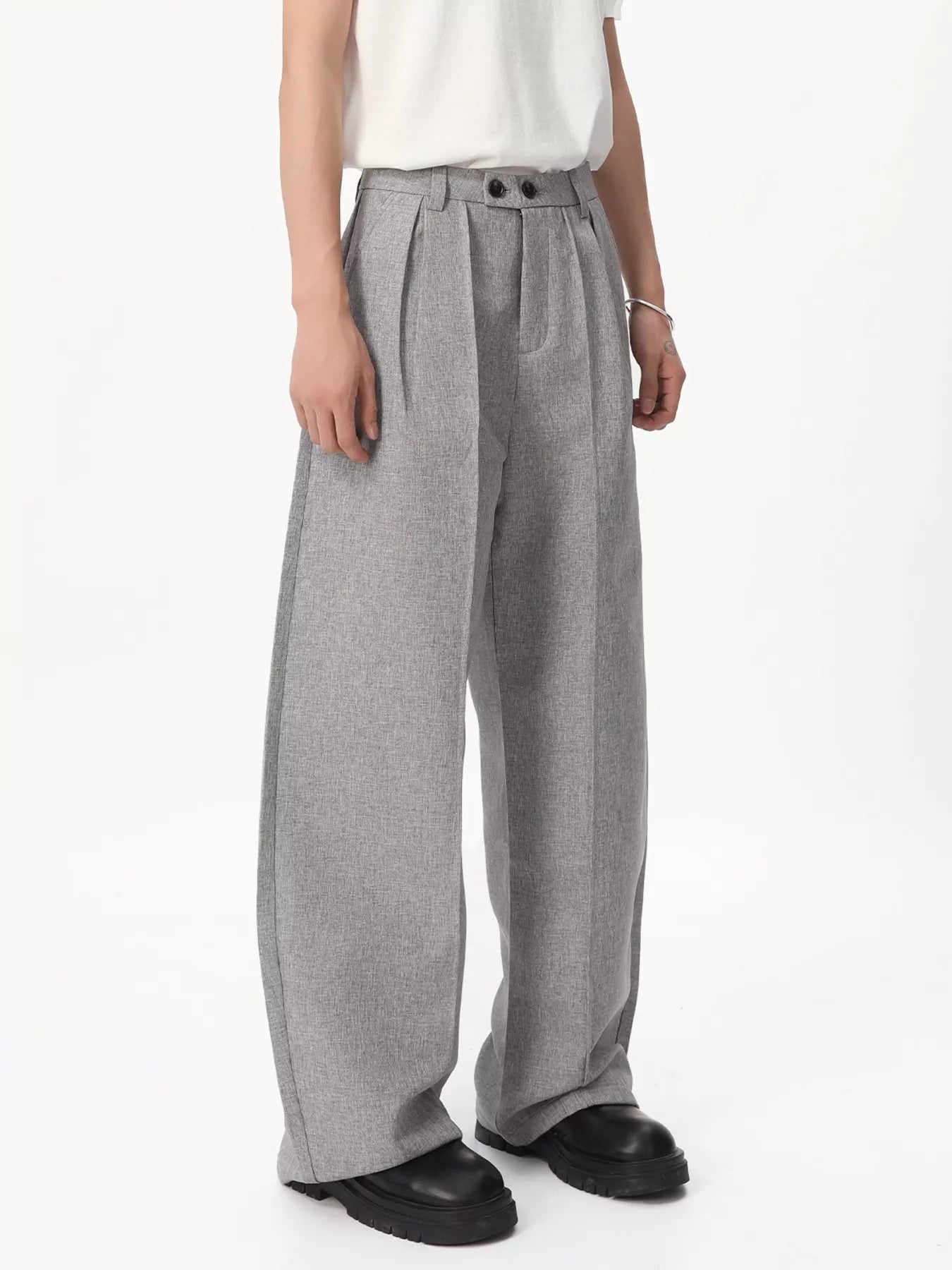 Men's Wide-Leg Pleated Pants designed for comfort and style at Lookzlike