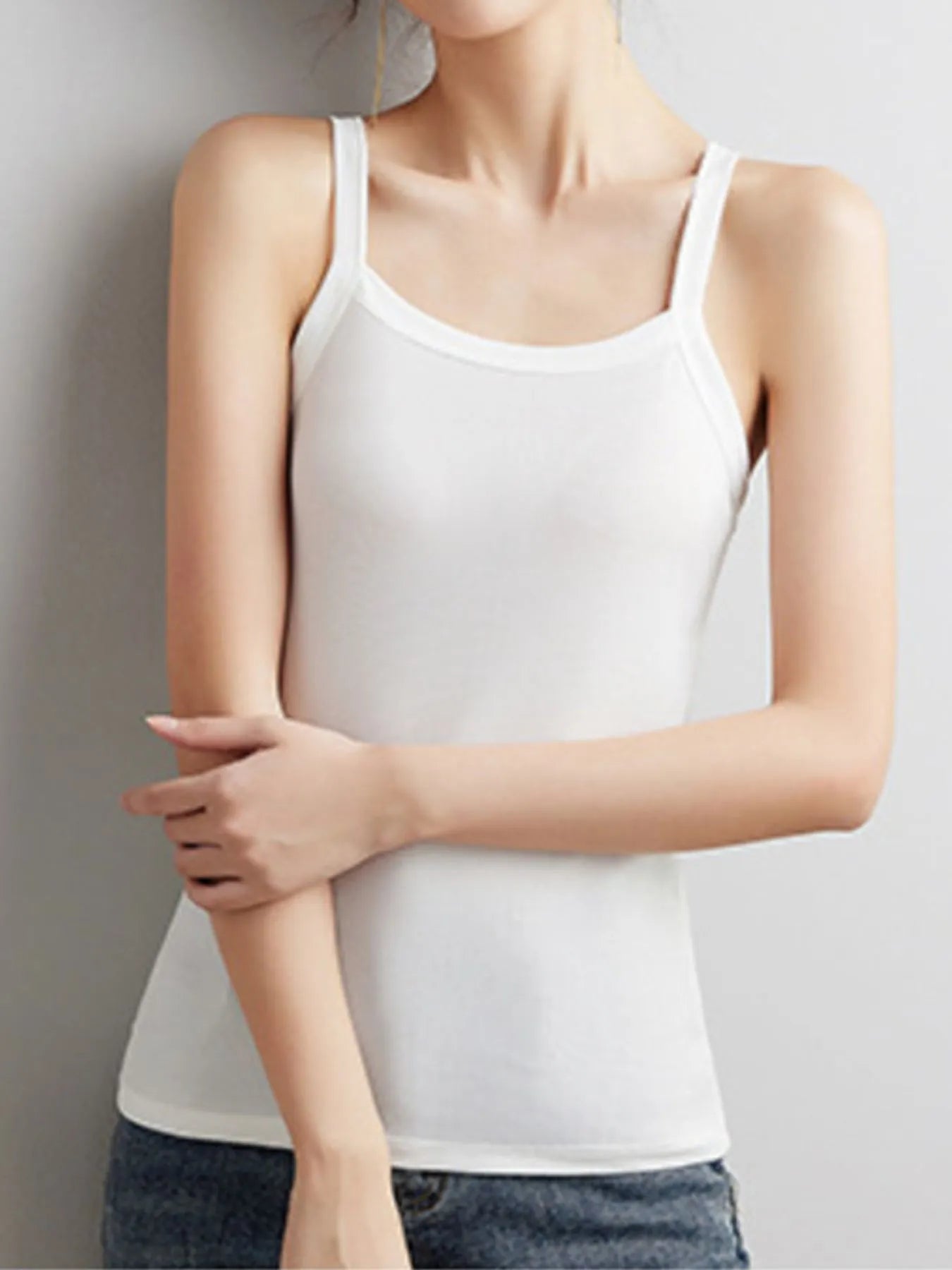 Plus Size Scoop Neck Tank Top - Lookzlike