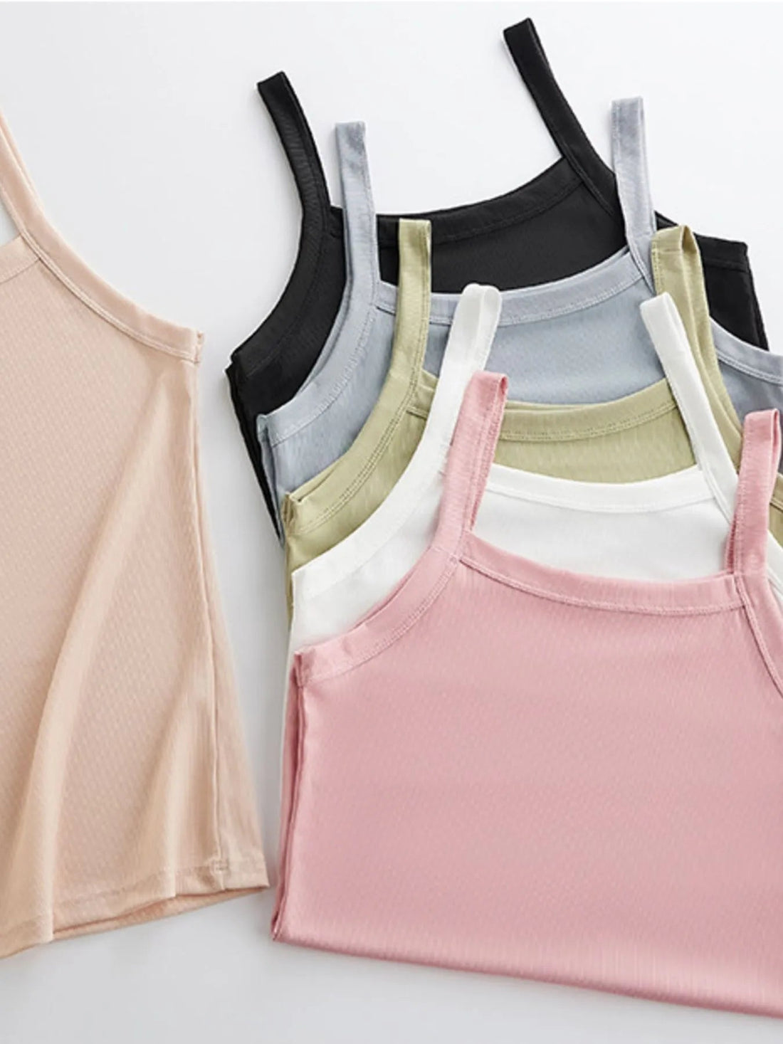Plus Size Scoop Neck Tank Top - Lookzlike