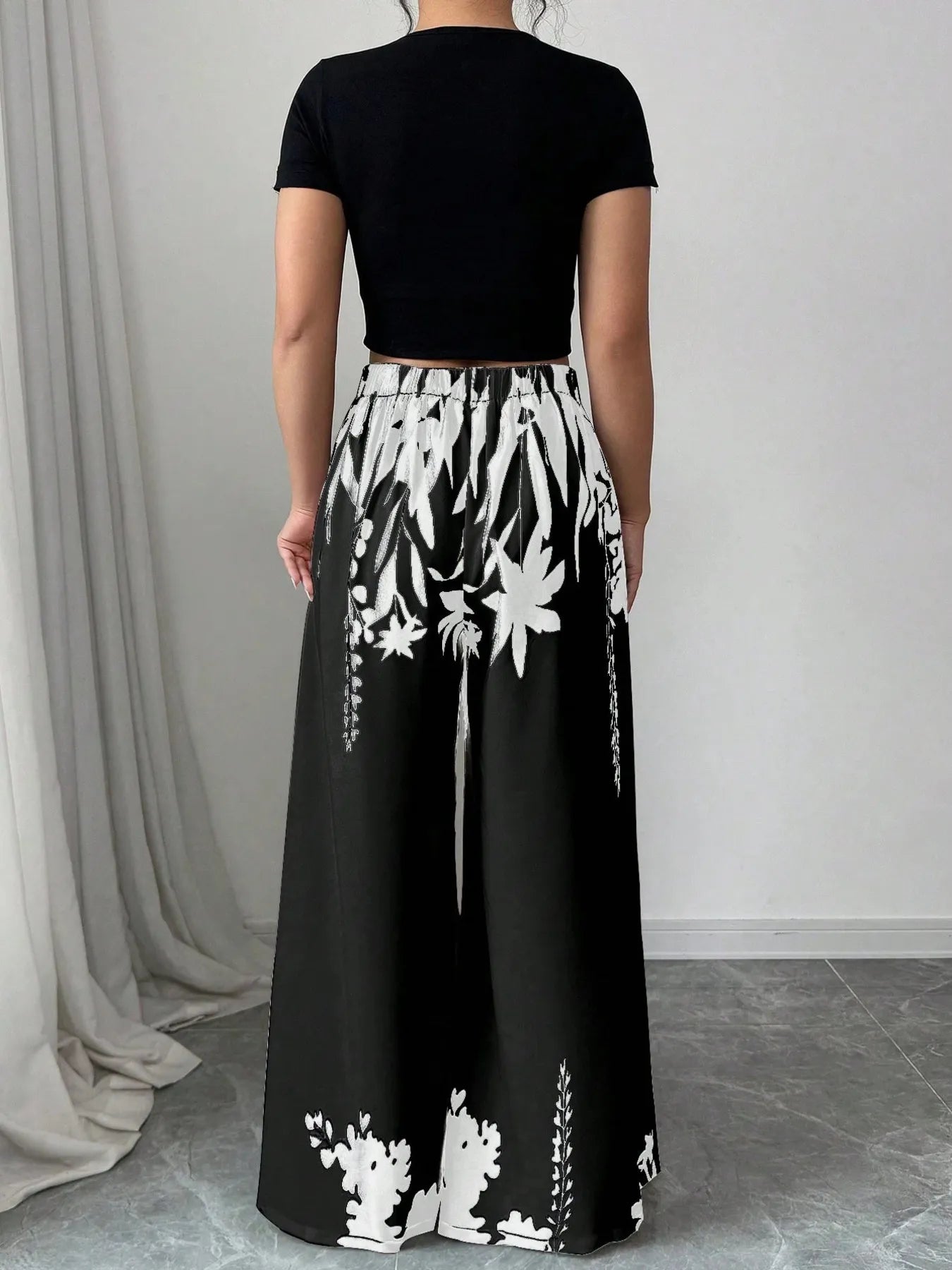 Printed Wide Leg Pants - Lookzlike