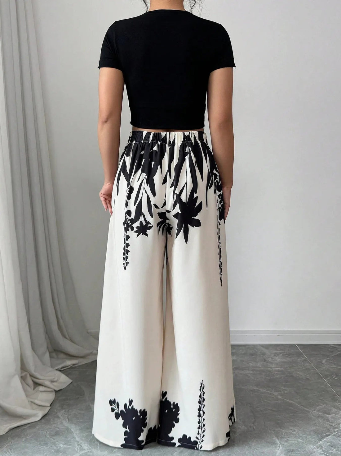 Printed Wide Leg Pants - Lookzlike