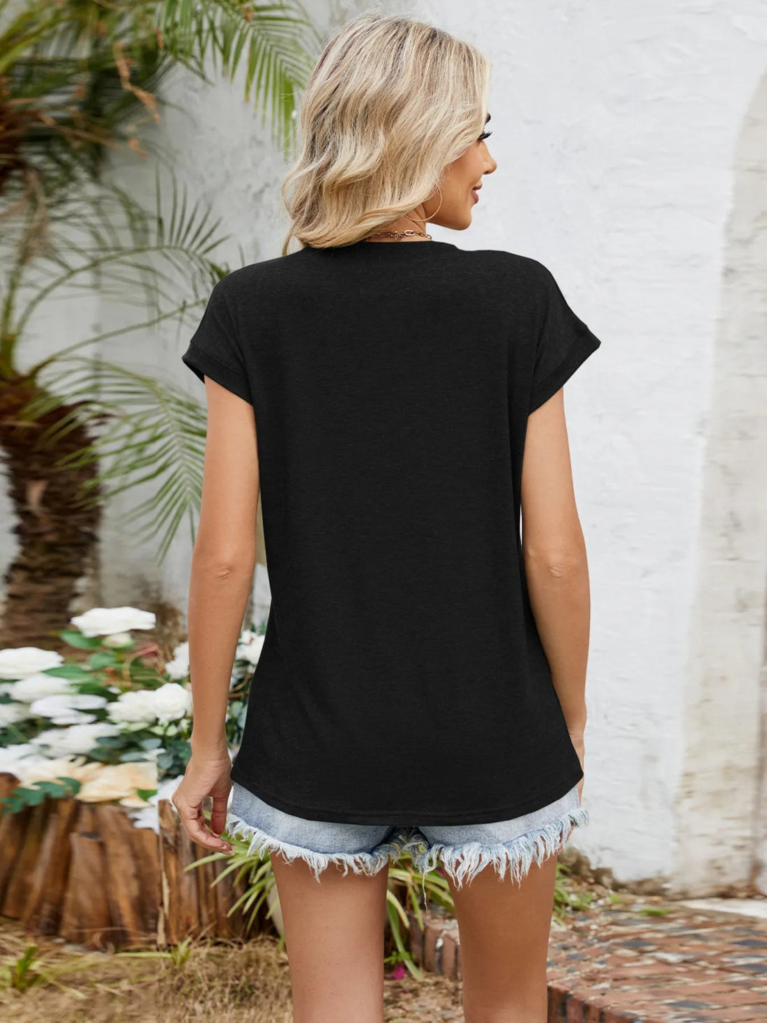 Relaxed Fit V-Neck T-Shirt - Lookzlike