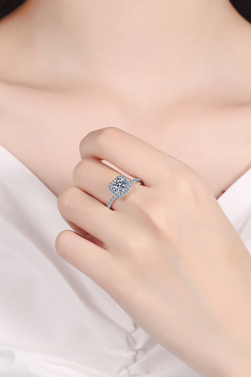Square Moissanite Ring - Lookzlike