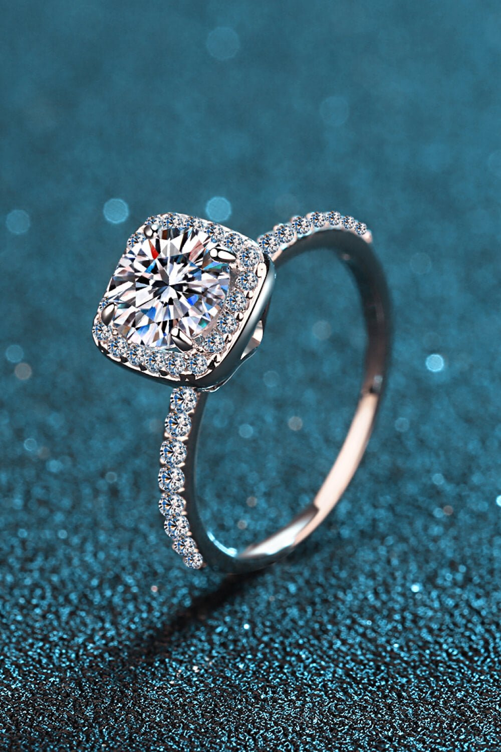 Square Moissanite Ring - Lookzlike