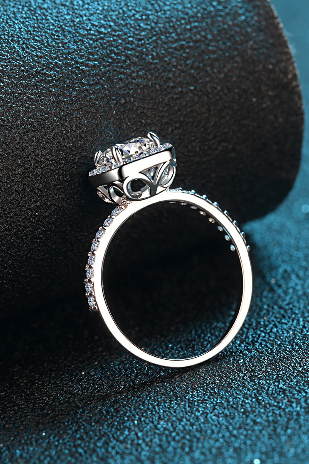 Square Moissanite Ring - Lookzlike