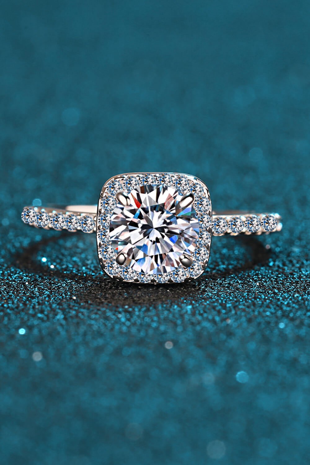 Square Moissanite Ring - Lookzlike