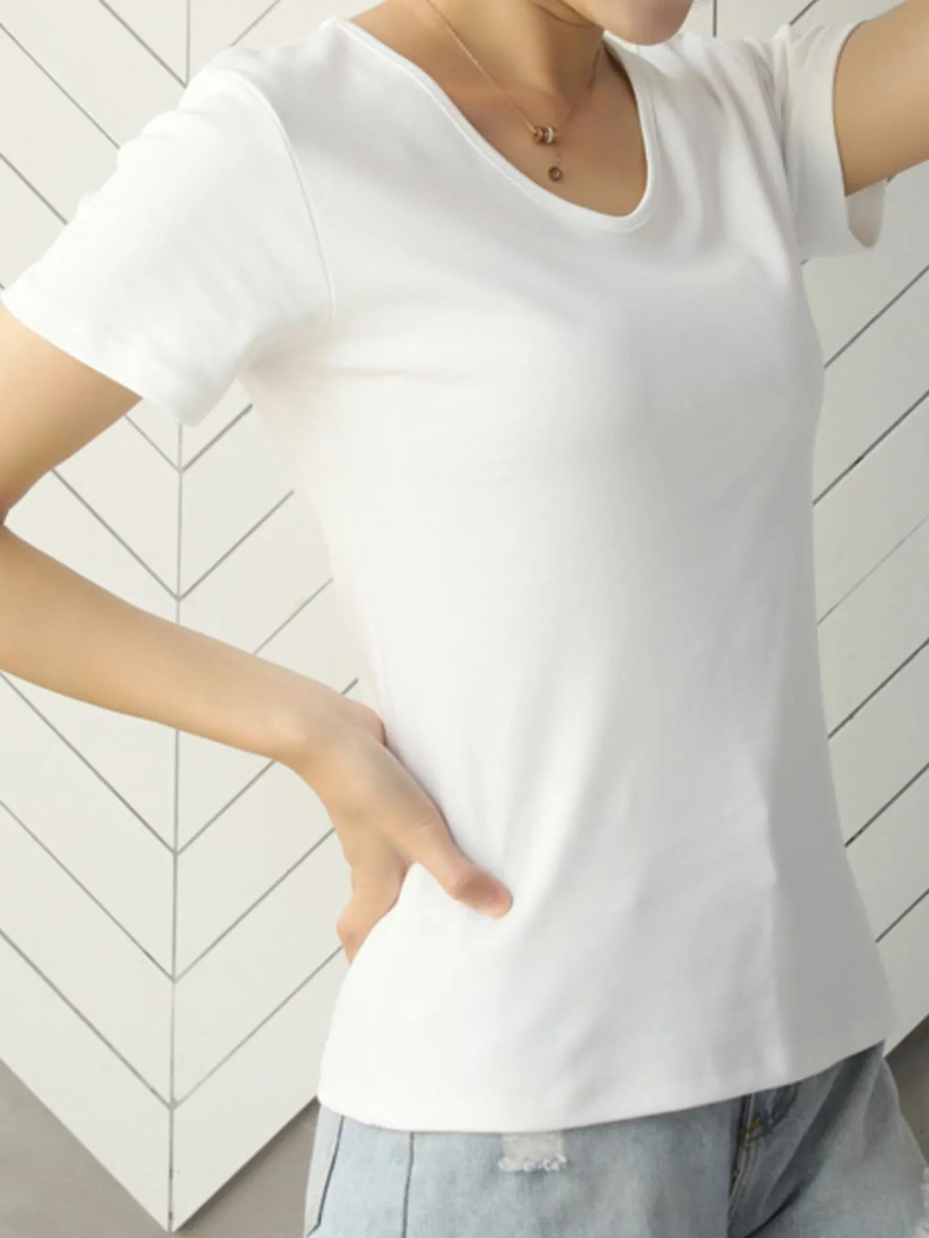 V-Neck Short Sleeve T-Shirt - Lookzlike